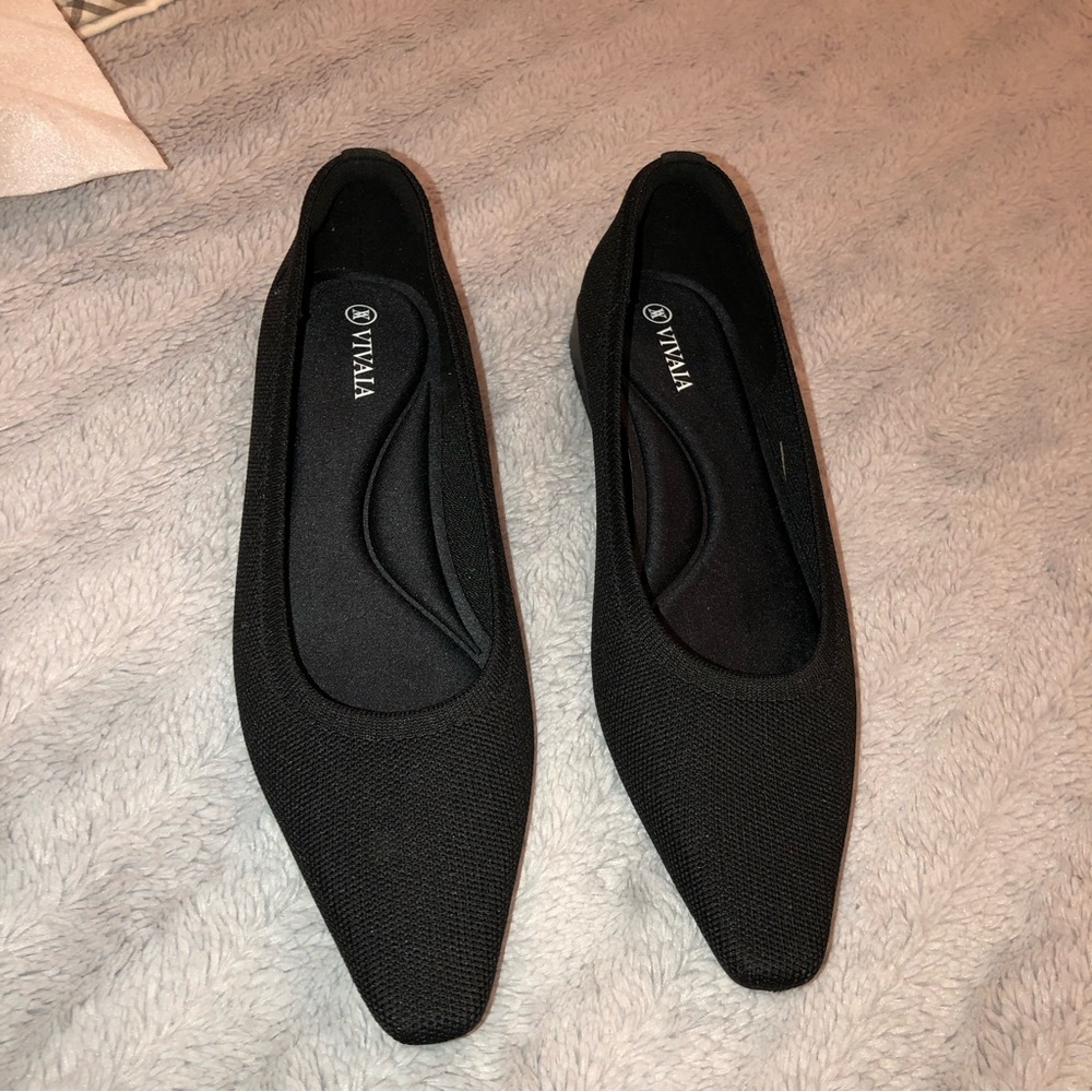 Vivaia Black Loafers